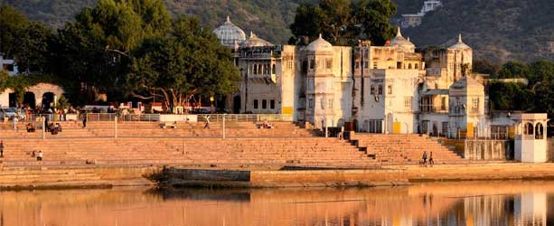 14 seater tempo traveller on rent in jaipur